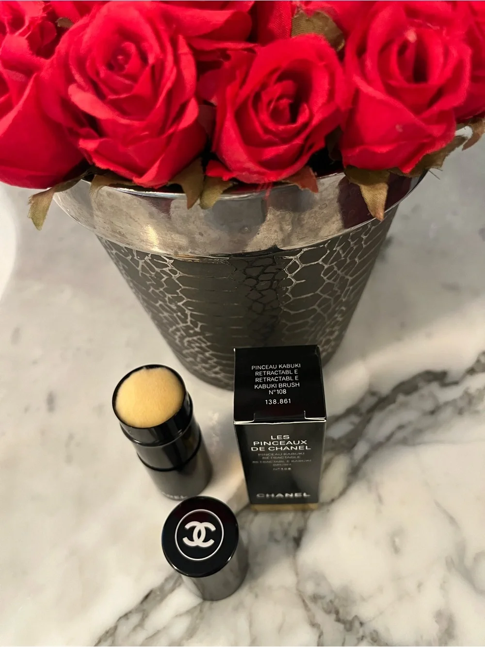 CHANEL Black & Gold Retractable Kabuki Brush